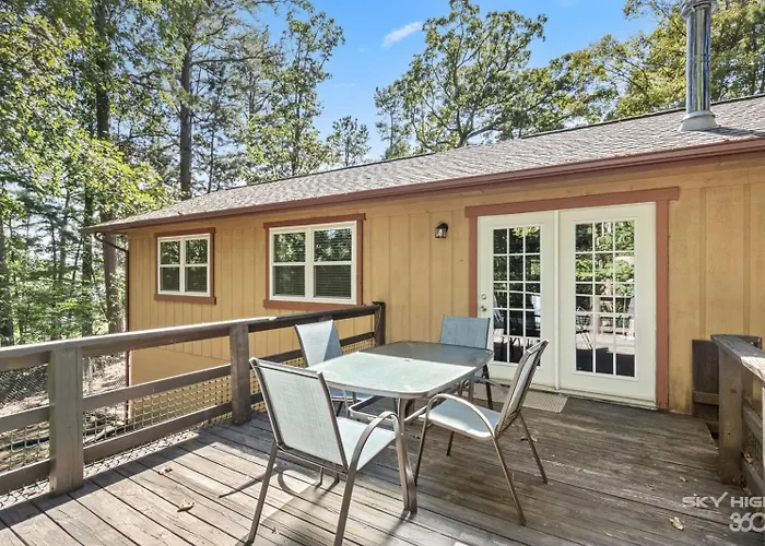 Wooded, Quiet Cottage, Very Close To The Back 40